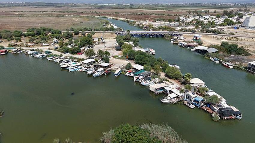 Antalya’da kaçak yapı seferberliği! Acısu Nehri kenarındaki 300 konteynere yıkım kararı: Villa görünümlü işgaller tek tek kaldırılıyor