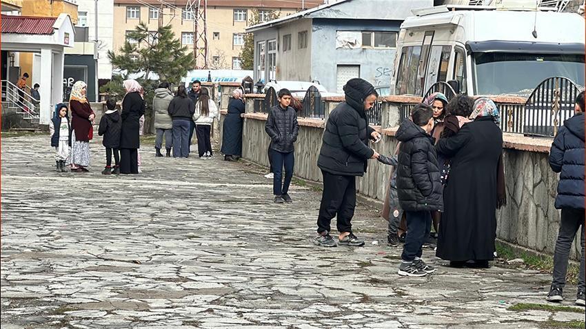 Van'daki 5.2 deprem sonrası Naci Görür korkutan tehlikeyi açıkladı: 7 büyüklüğünde deprem olabilir