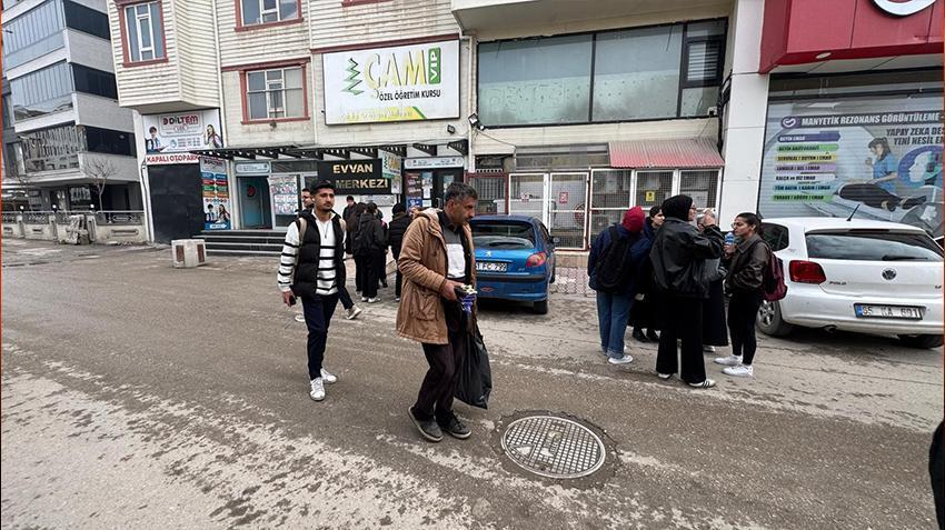 Van'daki 5.2 deprem sonrası Naci Görür korkutan tehlikeyi açıkladı: 7 büyüklüğünde deprem olabilir