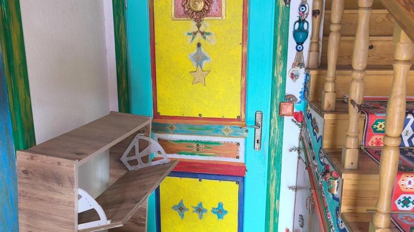 Muğla Menteşe'de yaşayan sanatçı çöpten sanat üretiyor