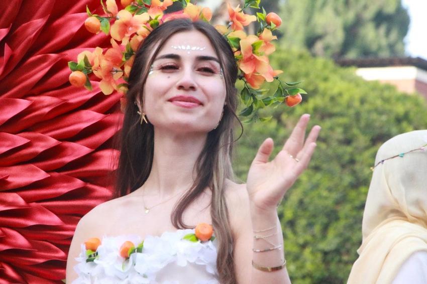 ‘Nisan’da Adana’ sloganıyla Uluslararası Adana Portakal Çiçeği Karnavalı'nın korteji, renkli görüntülere sahne oldu