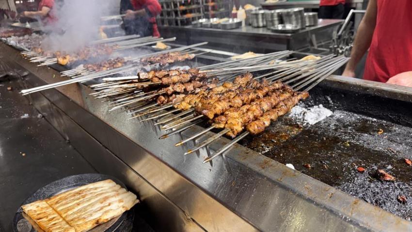 Adana'da festival coşkusu esnafın yüzünü güldürdü! Kebabçılar doldu taştı