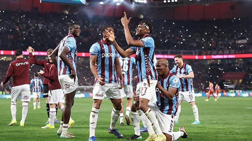 Trabzonspor’un kritik galibiyetiyle zirve yarışı kızıştı! Lider ile arasındaki puan farkı 1'e indi