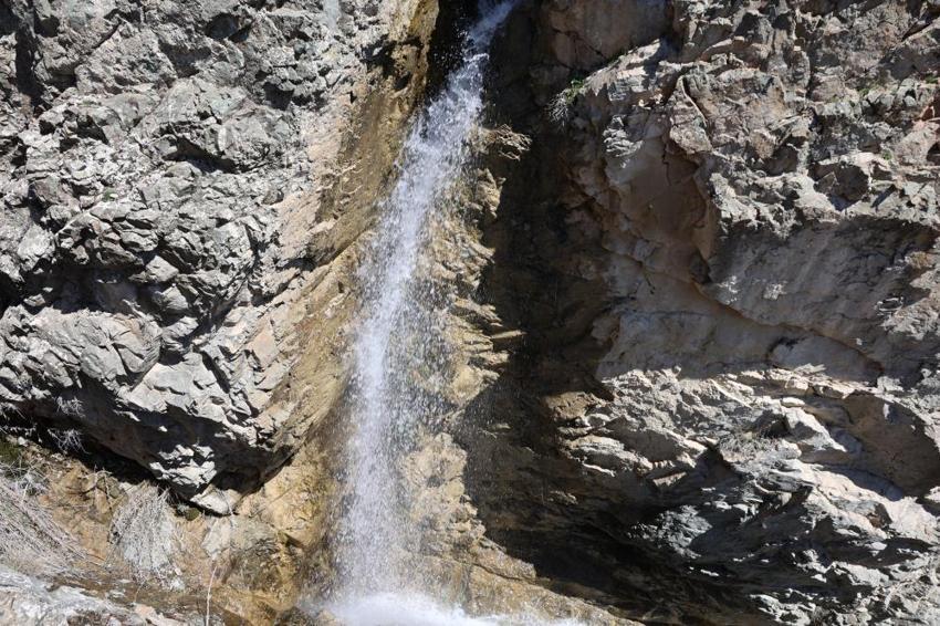 Elazığ'da 30 yıl önce kuruyan şelale yeniden canlandı