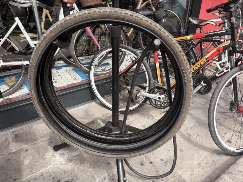 Kayseri'de askıda bisiklet parçesı uygulaması çocukların yüzünü güldürüyor