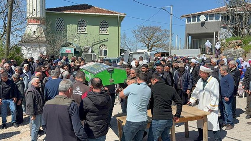 Çanakkale'de eşi tarafından öldürülen kadın son yolculuğuna uğurlandı