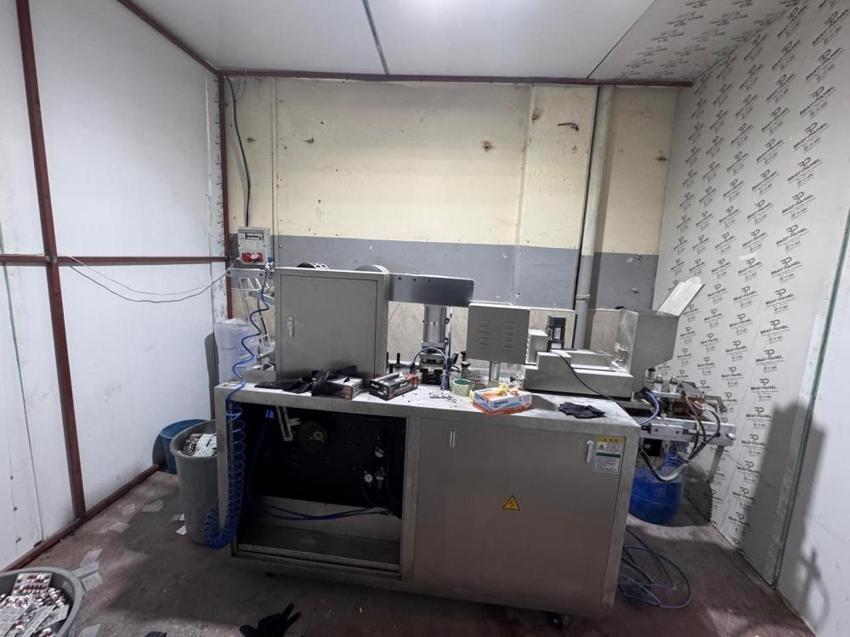 Adana'da ıslak mendil çetesi çökertildi! Uyuşturucu paketlerindeki 'afiyet olsun' yazısı dikkat çekti