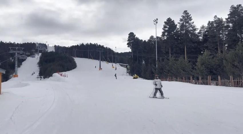 Nisan ayında 2 metre kar var! Kars Sarıkamış'ta sezon uzadı