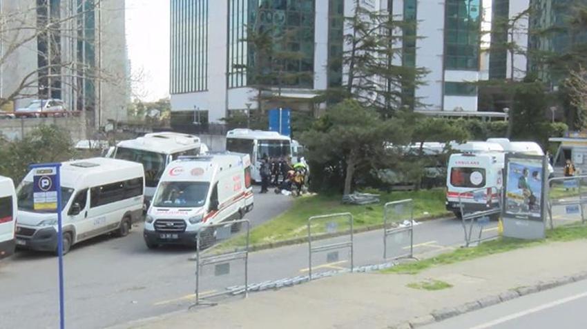 SON DAKİKA: İstanbul'da polis noktasına saldırı! Vali Gül'den açıklama geldi! Şüphelinin vurulma anı kamerada