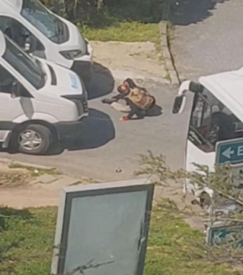 SON DAKİKA: İstanbul'da polis noktasına saldırı! Vali Gül'den açıklama geldi! Şüphelinin vurulma anı kamerada