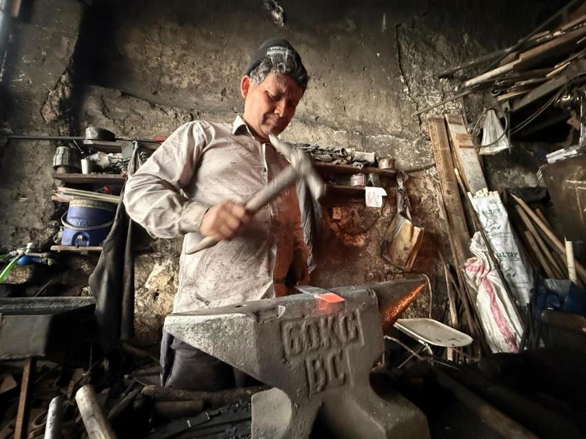 Dayısının yanında başladı, 45 yıldır bırakmadı: 20 ustadan sadece 3 kişi kaldılar!