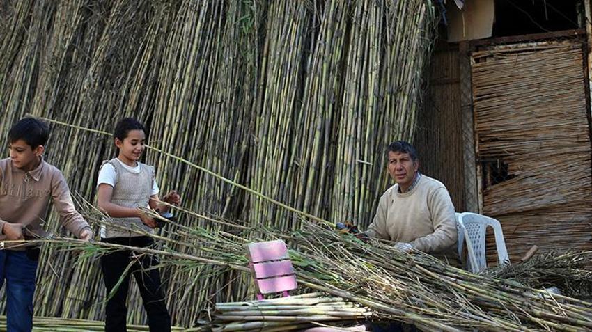 Aydın'da kargı kamışından dünya markası çıkardılar! Sahillerin vazgeçilmezi Ilıcabaşı’ndan gidiyor! Her ev bir atölye, her sokak bir fabrika oldu