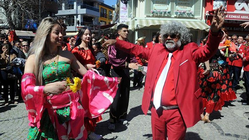 Edirne'de sokaklar renk cümbüşüne döndü! Özel günde onlarca etkinlik gerçekleştirildi