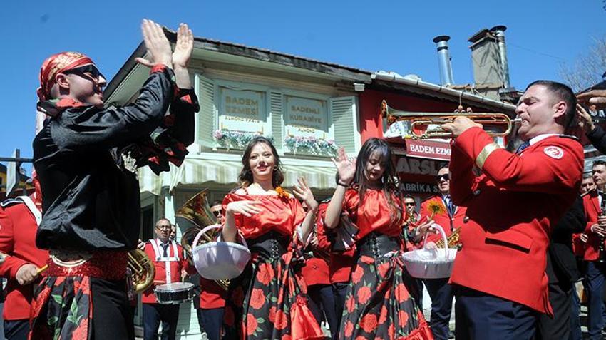 Edirne'de sokaklar renk cümbüşüne döndü! Özel günde onlarca etkinlik gerçekleştirildi