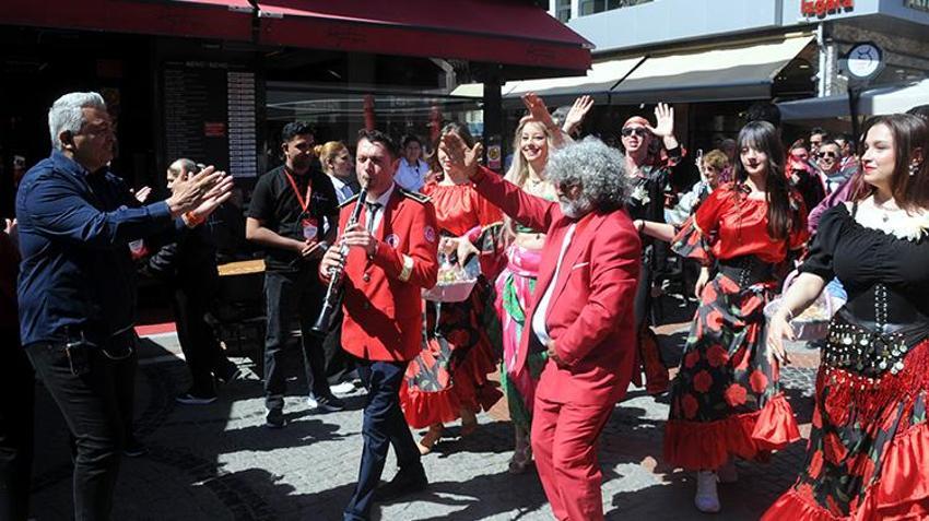 Edirne'de sokaklar renk cümbüşüne döndü! Özel günde onlarca etkinlik gerçekleştirildi