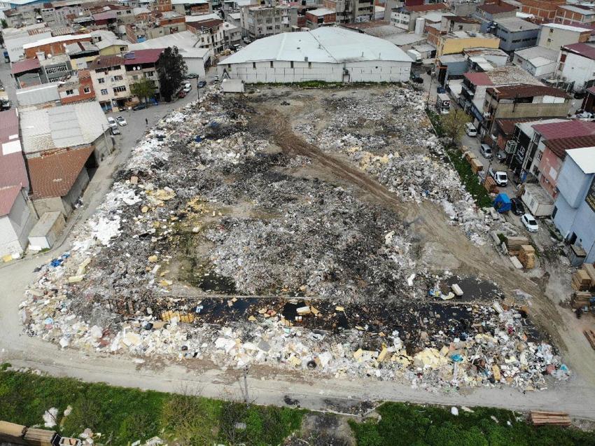 İzmir'de vatandaşlar isyan etti: Buca'da çöp durumu Hindistan'dan daha berbat