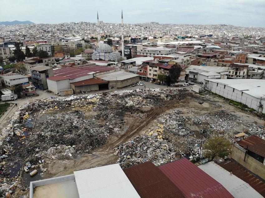 İzmir'de vatandaşlar isyan etti: Buca'da çöp durumu Hindistan'dan daha berbat