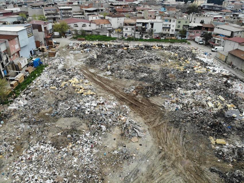İzmir'de vatandaşlar isyan etti: Buca'da çöp durumu Hindistan'dan daha berbat