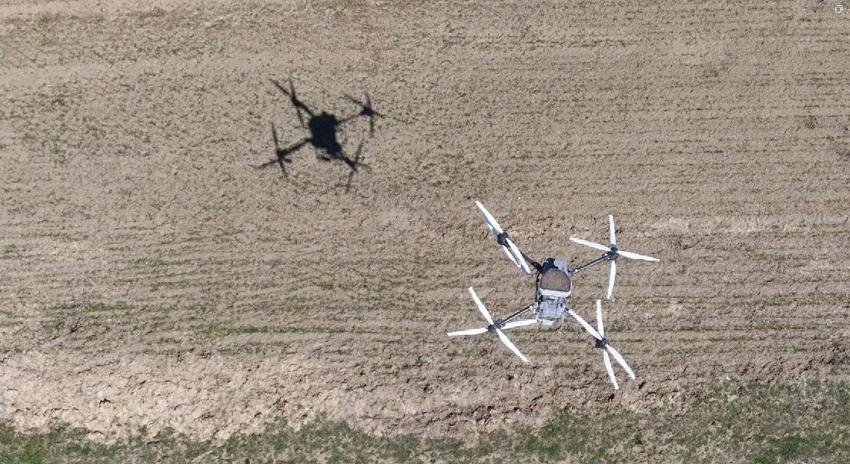 Muş’ta üreticiler modern tarım teknikleriyle 42 bin dönümlük tarım arazisini dron ile gübreledi