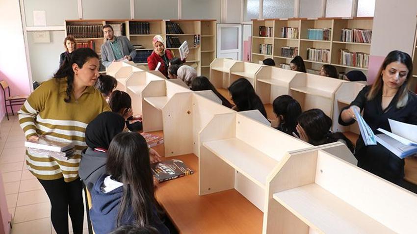 Diyarbakır'da öğretmenler seferber oldu: Maddi imkanı kısıtlı olan kırsaldaki 119 genç kızı YKS’ye hazırlıyorlar!
