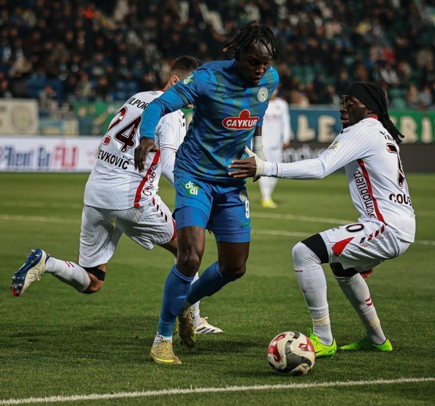 Samsunspor 4-1 yenildi, taraftar patladı: Artık yeter! Fuat Çapa, Mustafa Aztopal istifa