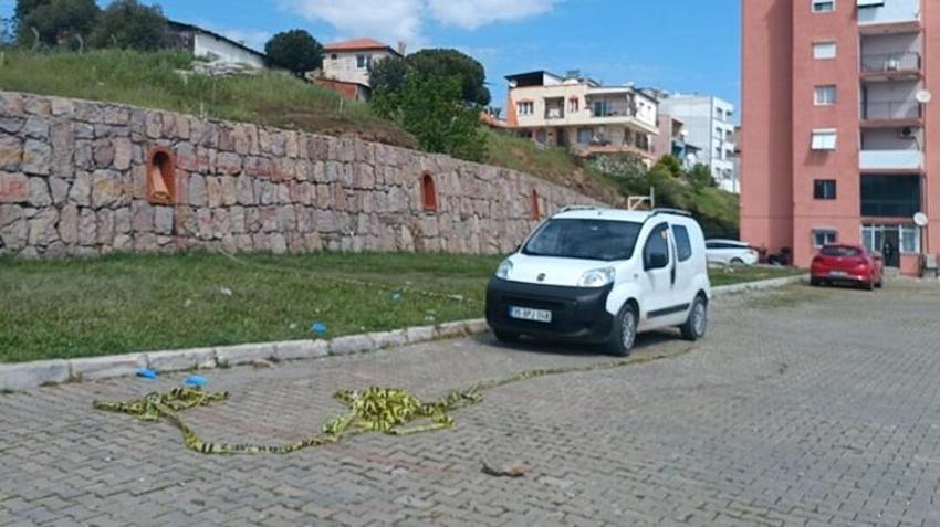 İzmir'de otoparkta kan donduran olay! Araç içerisinde başından vurdu