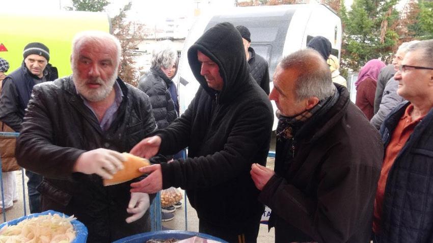 Kocaeli'nin en lezzetli festivali! Geleneksel Hamsi Festivali'nde 5 ton hamsi dağıtıldı