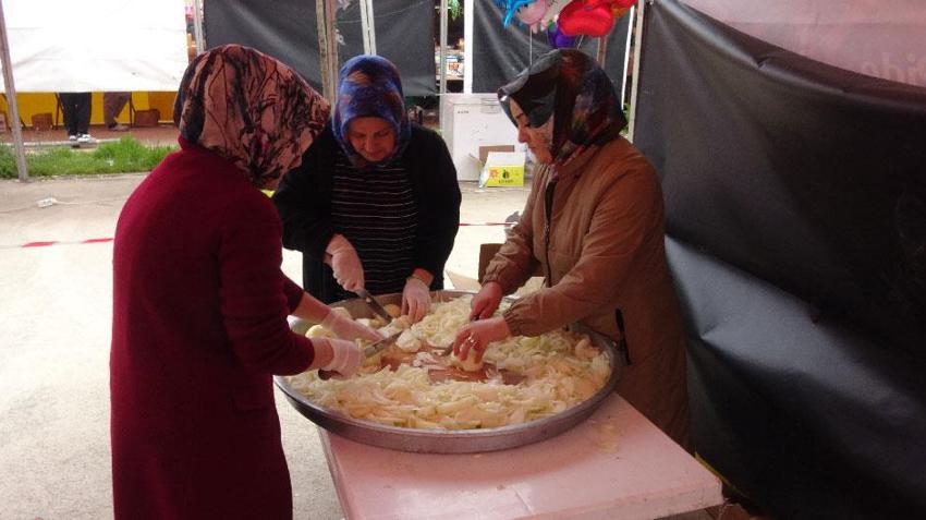 Kocaeli'nin en lezzetli festivali! Geleneksel Hamsi Festivali'nde 5 ton hamsi dağıtıldı