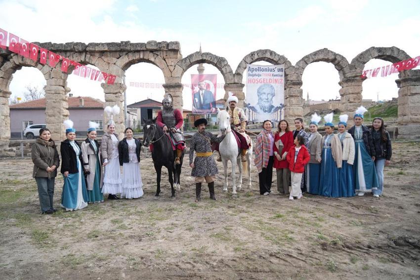 Niğde'de Nevruz Bayramı coşkusu kortejle başladı