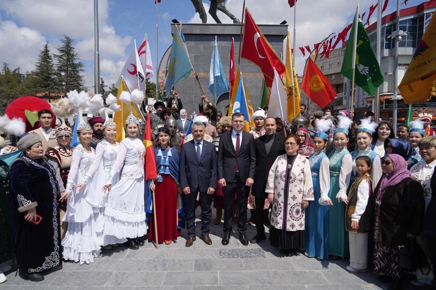 Niğde'de Nevruz Bayramı coşkusu kortejle başladı