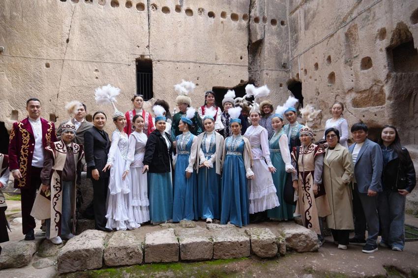 Niğde'de Nevruz Bayramı coşkusu kortejle başladı