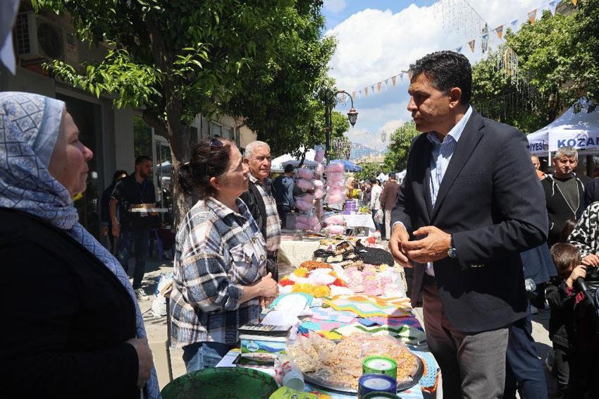 Adana'da Kozan Portakal Çiçeği Festivali'nde Osmanlı geleneği yaşatıldı, ciğer tezgahları davul zurna ile şenlendi