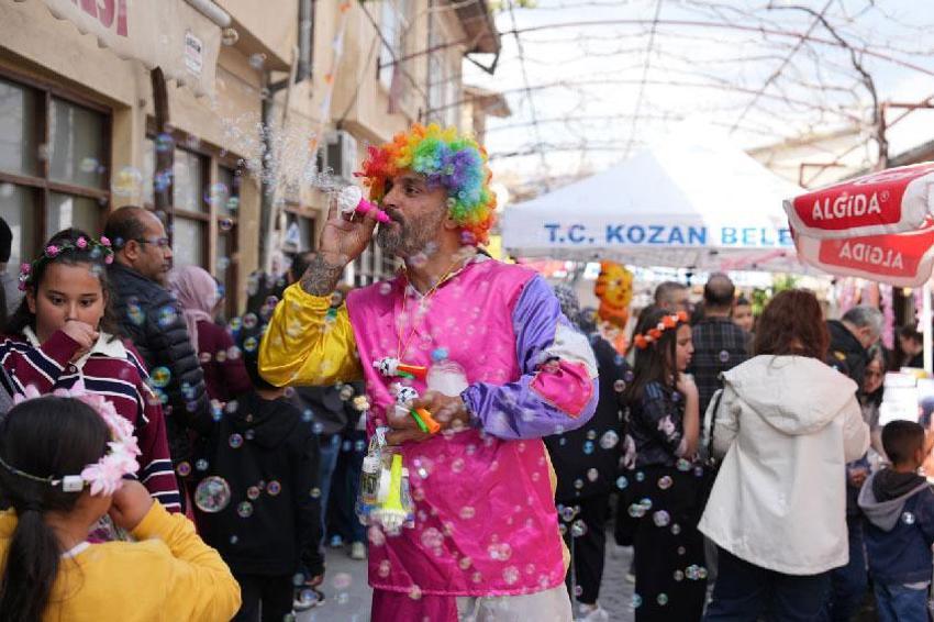 Adana'da Kozan Portakal Çiçeği Festivali'nde Osmanlı geleneği yaşatıldı, ciğer tezgahları davul zurna ile şenlendi