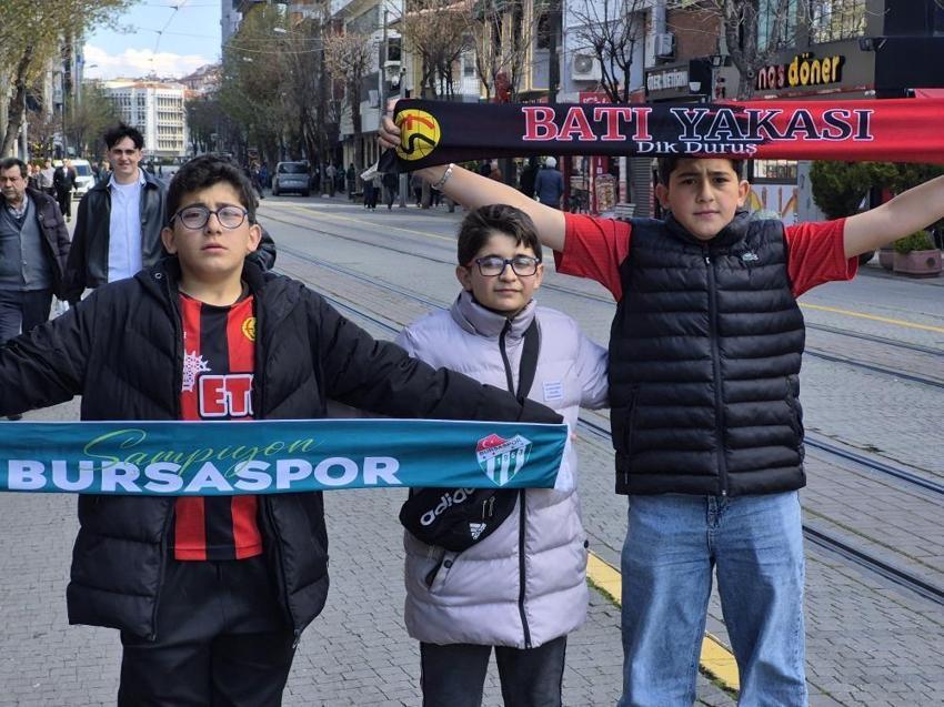 Eskişehir sokaklarında Bursaspor hareketliliği: 'Bugün şampiyonluğu kutlamak istiyoruz'