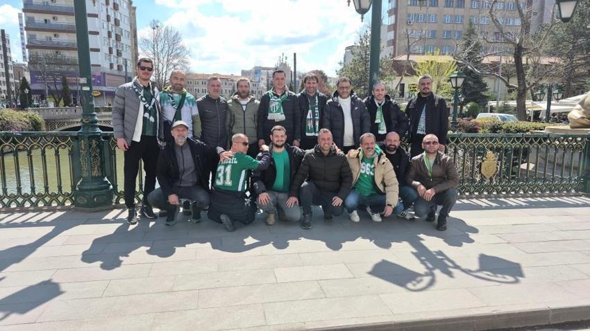 Eskişehir sokaklarında Bursaspor hareketliliği: 'Bugün şampiyonluğu kutlamak istiyoruz'