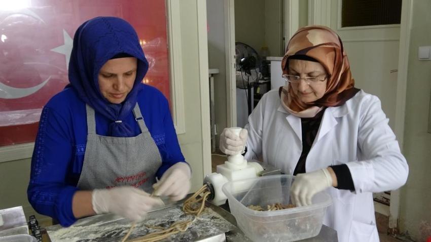 Misafirlerine yaptığı yemek hayatını değiştirdi! KOSGEB desteğiyle tesis kurdu: Şimdi günde 100 kilo üretiyor