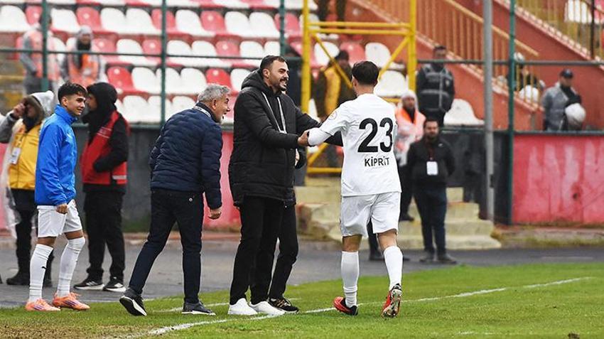 Manisa FK 2'de 2 yaptı play-off ümidini tazeledi