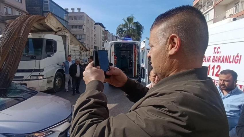 Antalya'da yürekleri ağza getiren olay! İnşaat demirleri otomobile ok gibi saplandı: Görenler şaşkına döndü