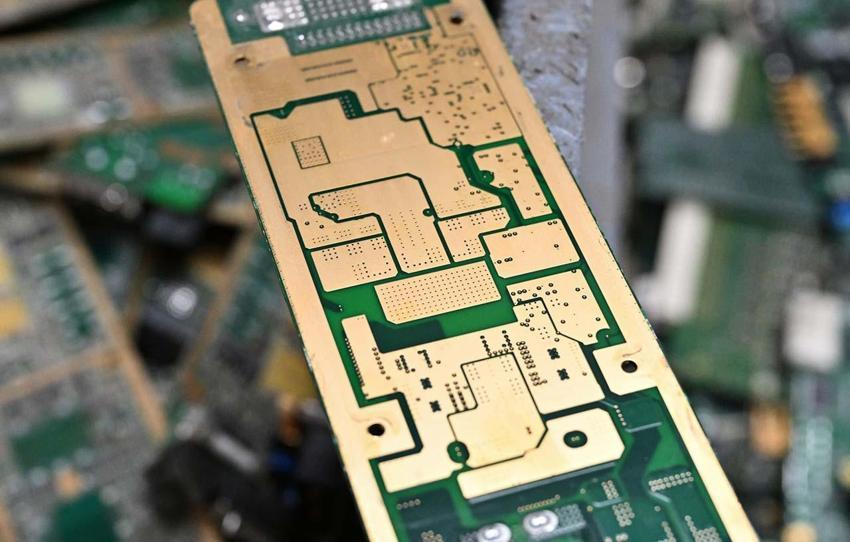 Çekmecenizde servet yatıyor olabilir: Eski telefonları sakın çöpe atmayın!