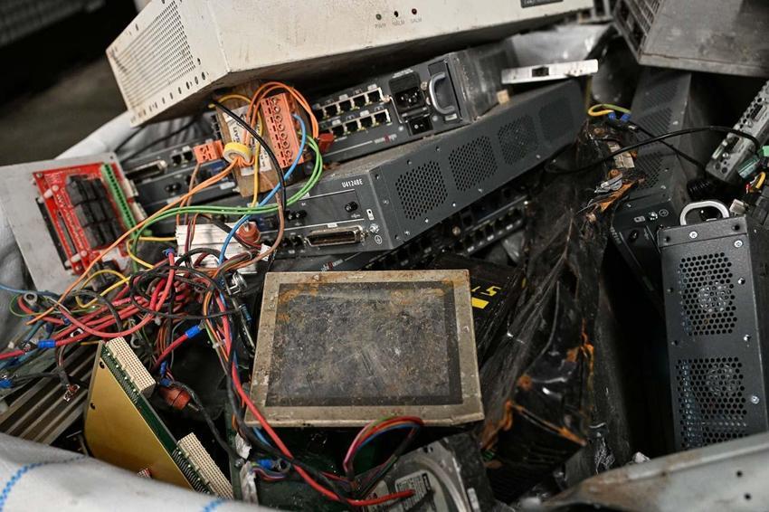 Çekmecenizde servet yatıyor olabilir: Eski telefonları sakın çöpe atmayın!