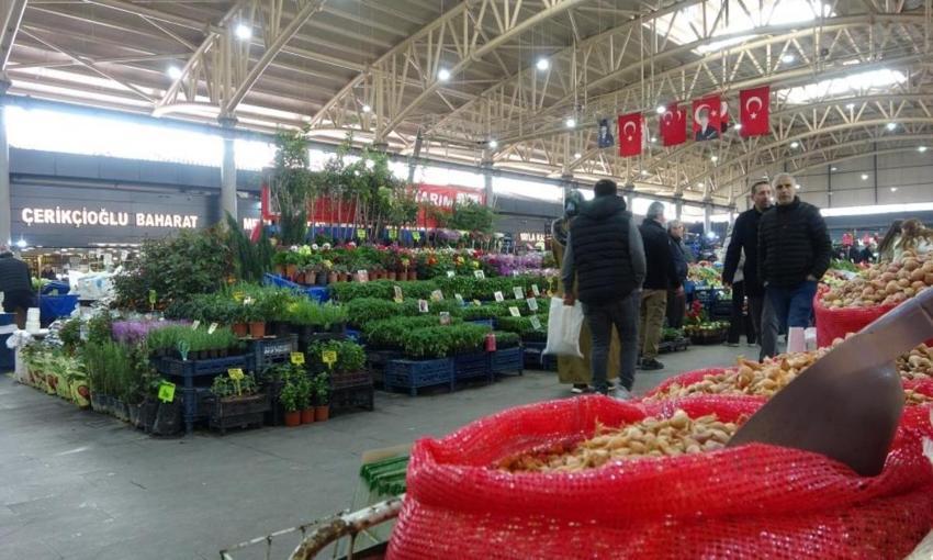 Sivas'ın zorlu ikliminde üretti: Semt pazarında talep yağıyor!