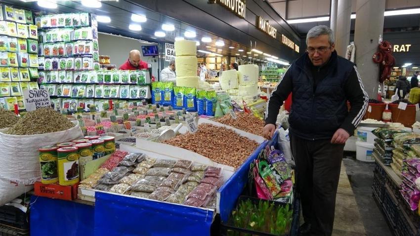 Sivas'ın zorlu ikliminde üretti: Semt pazarında talep yağıyor!