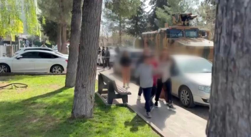 Şanlıurfa'da lisede silahlı dehşet! Saldırgan hayatına son verdi: Yaralılar var