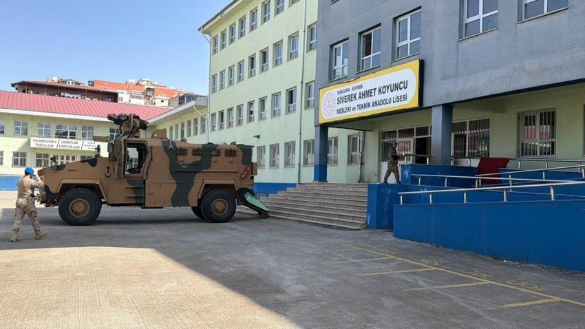 Şanlıurfa'da lisede silahlı dehşet! Saldırgan hayatına son verdi: Yaralılar var