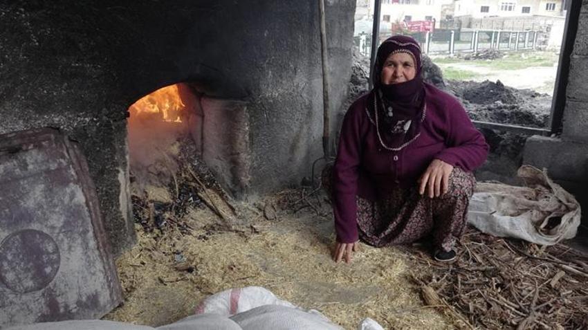 Kayserili iki komşu imece usulü hazırlıyor! Sırrı 100 yıllık ekşi mayasında saklı