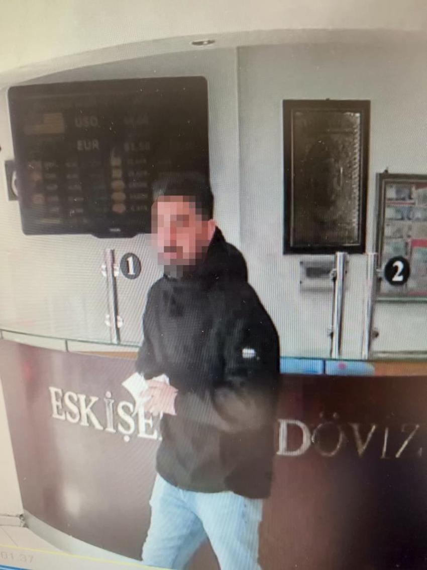 Döviz bürosu çalışanının dalgınlığı pahalıya patladı: 'Maaşımdan kesilecek, paramı getirsin'