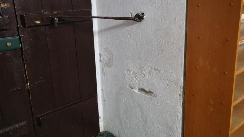 Kırşehir'de 5 asırlık miras alarm veriyor: Ahi Evran Cami'nin sıva ve boyaları dökülüyor