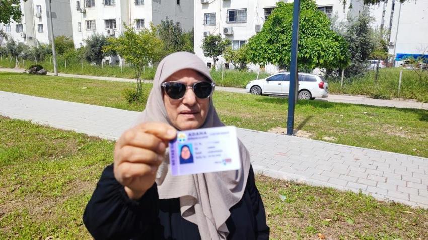 Adana'da dolmuş şoförü 66 yaşındaki kadını 'kısa mesafe' diyerek dolmuştan indirdi!