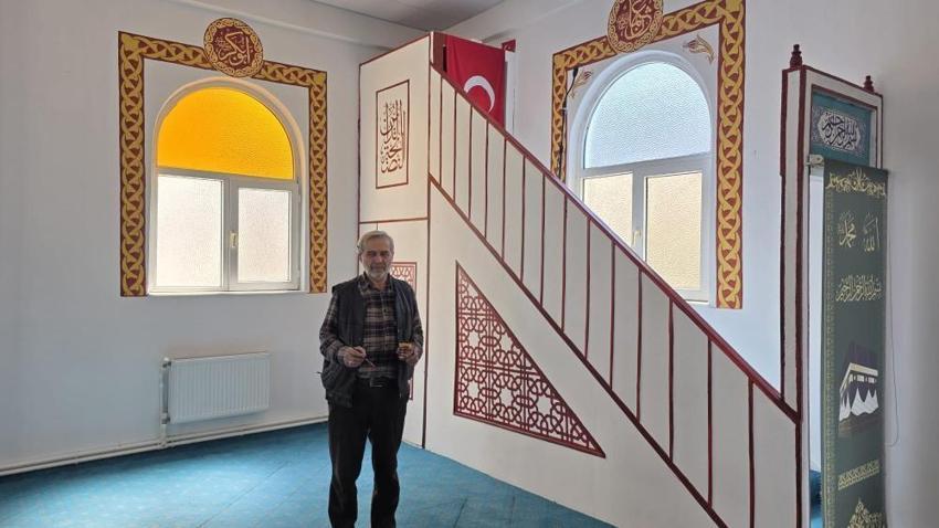 Kütahya'da imam caminin içini sanat eserine çevirdi! Lise yıllarında başlamıştı, 25 yıldır devam ediyor