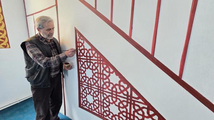 Kütahya'da imam caminin içini sanat eserine çevirdi! Lise yıllarında başlamıştı, 25 yıldır devam ediyor
